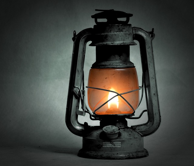 kerosene-lamp-1202277_640.jpg